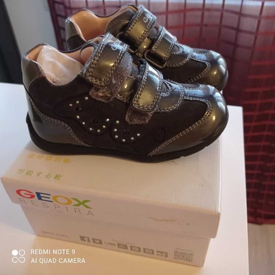 Sapatos de bebé Geox - menina