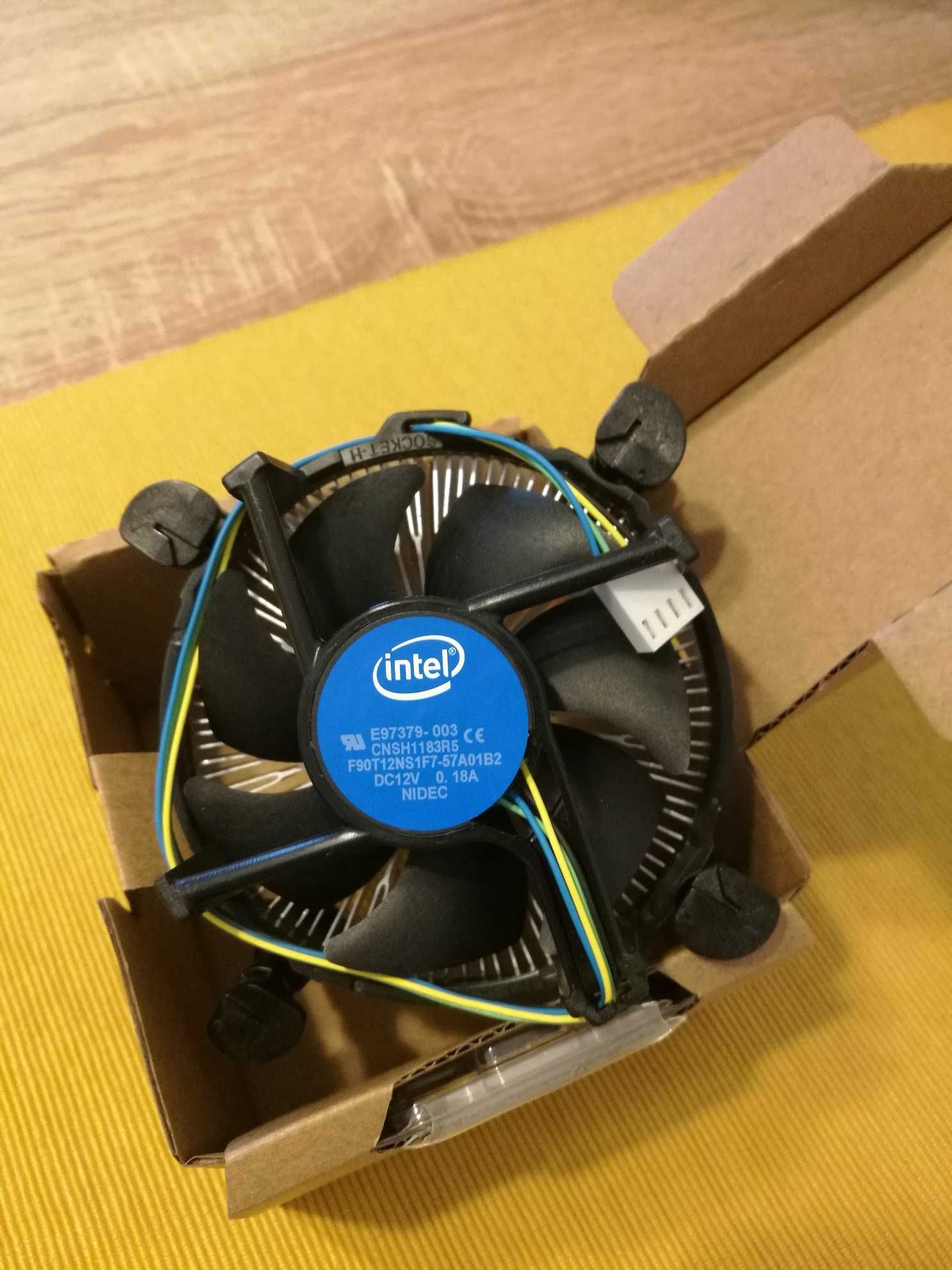 intel i5-4590 4x3,7GHz wentylator,pasta socket 1150