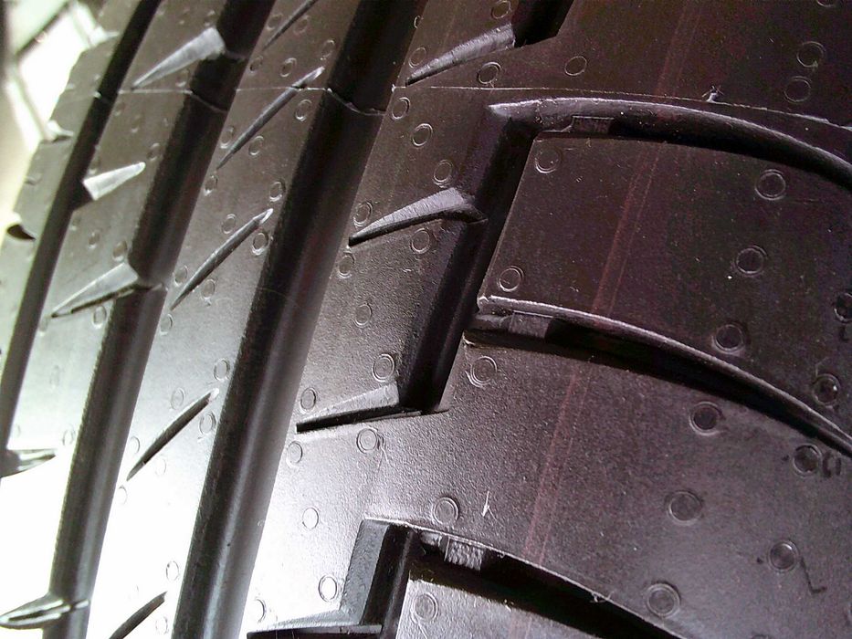 Opony 205/60/16 Continental 2szt DEMO