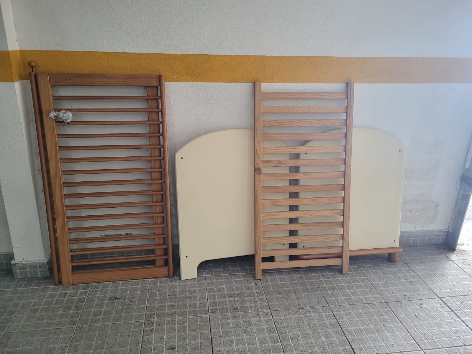 Camas de bebé sem colchão