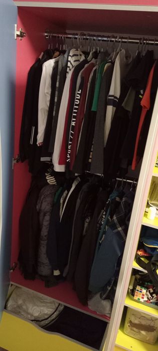 Продам меблі в дитячу кімнату (стінка, комод, поличкі)