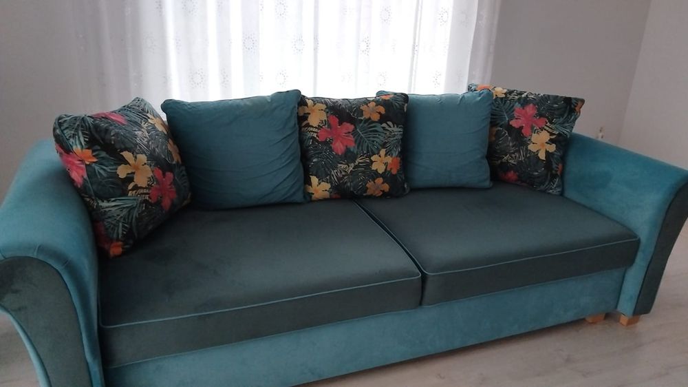 Piękna duża kanapa z funkcją spania