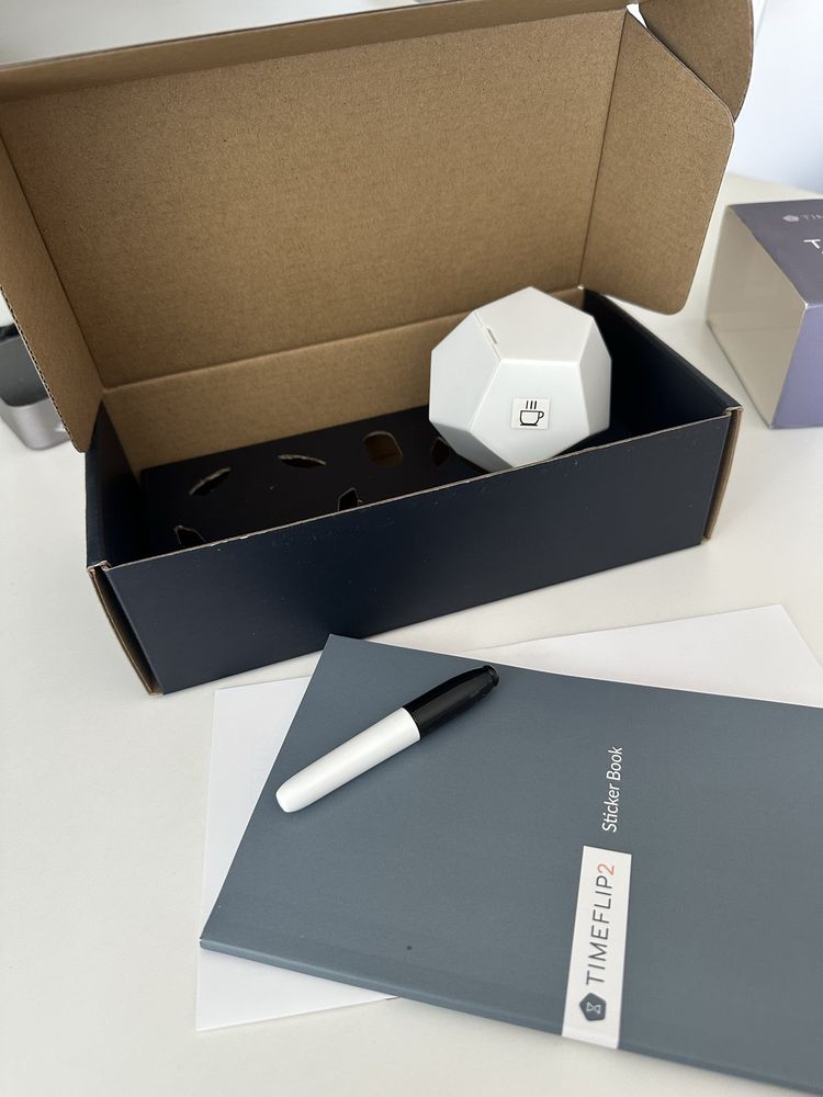TIMEFLIP2 - tracker czasu pracy, smart kostka z aplikacją