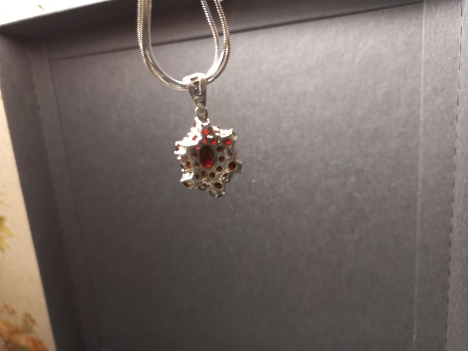 Підвіска срібло з гранатом