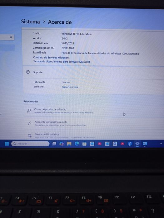Vendo portátil Lenovo com problemas no teclado i3 10 geração