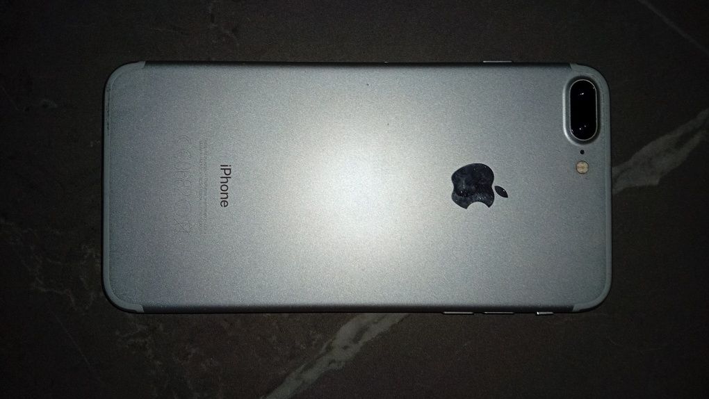 iPhone 7+ 128 g  цвет серый