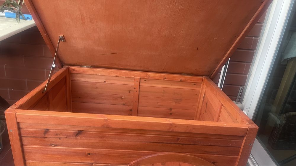 Casa exterior para cǎo ou gato