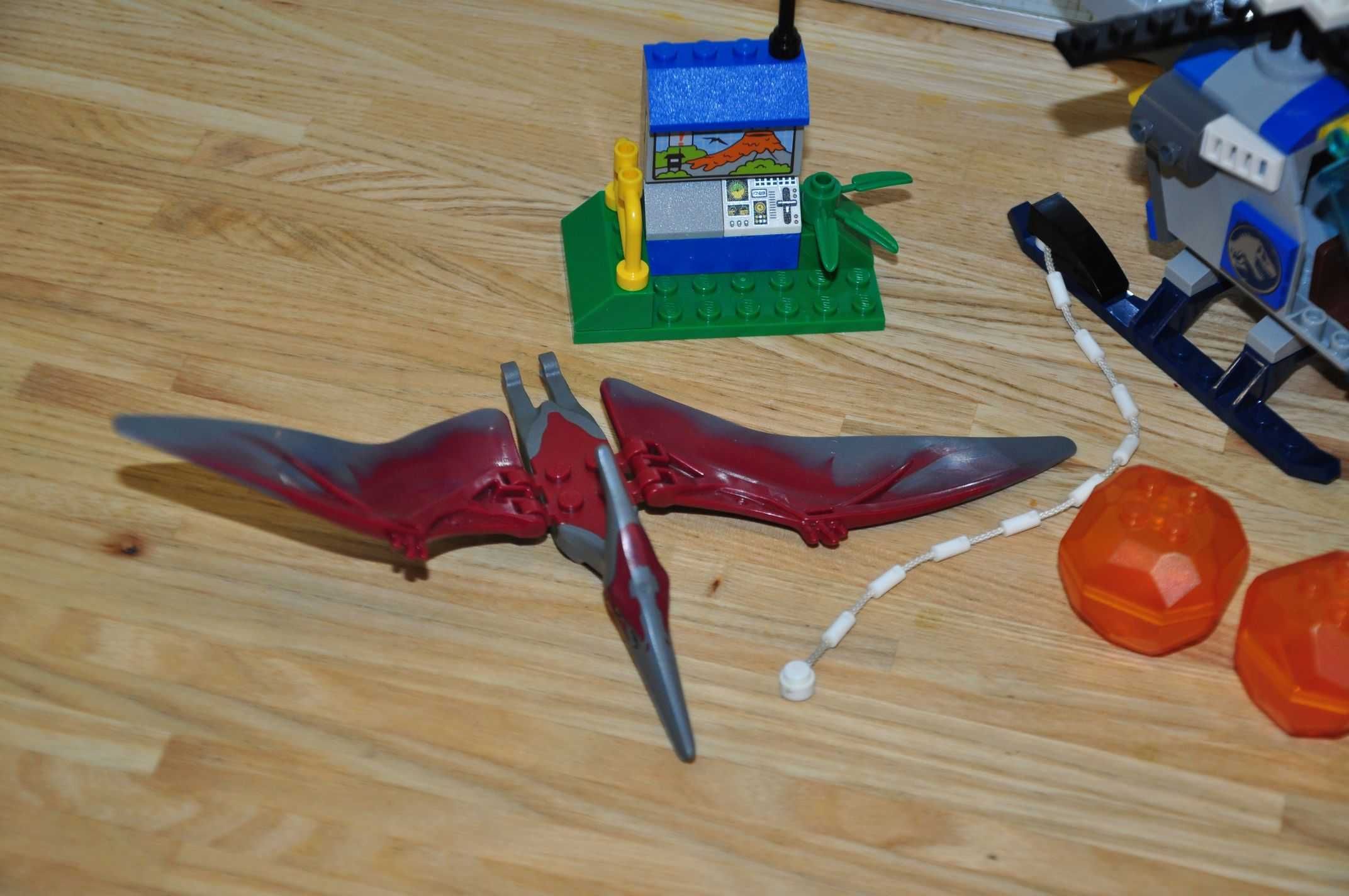 Z0106. Zestaw LEGO Juniors Jurassic World 10756-1 Pteranodon Escape
