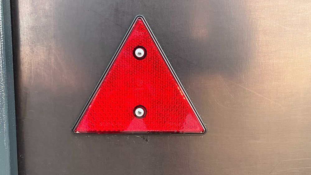 Продам прицепчіп до легкового авто 1,7 х 1,2м борт 60см  фанера