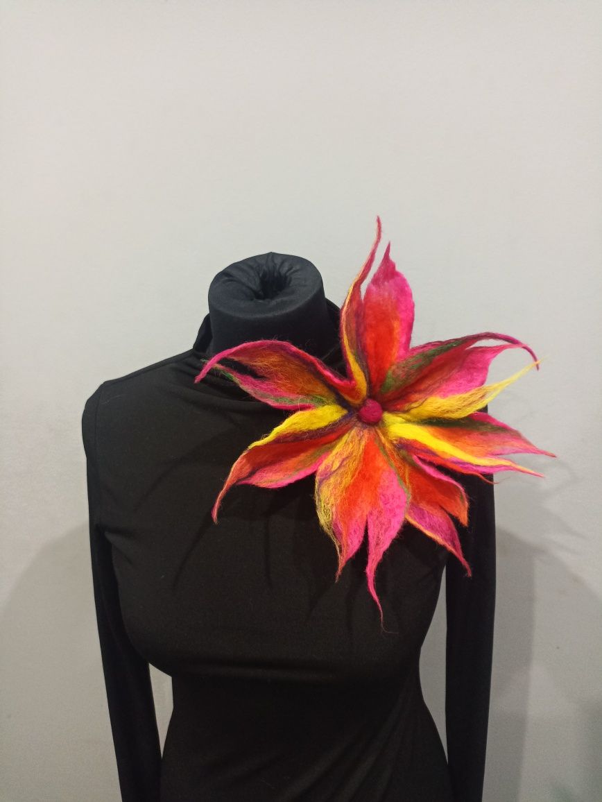 Broszka duża kwiat multikolor, handmade