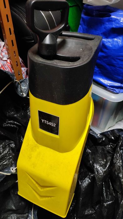 Triturador elétrico de galhos, ramos e folhas