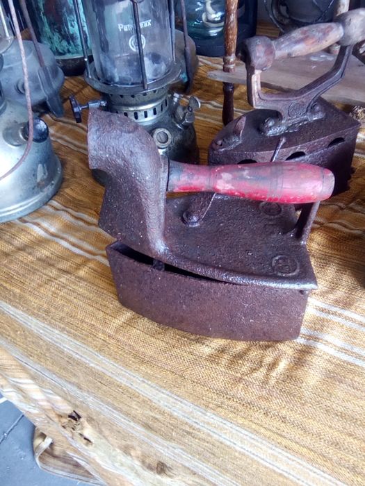 Ferro antigo a brasa