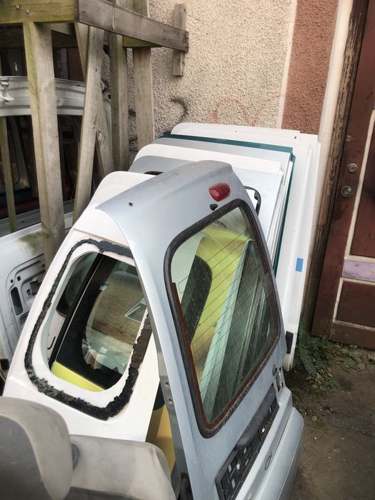 Двері передні задні бокові рено кенго 1