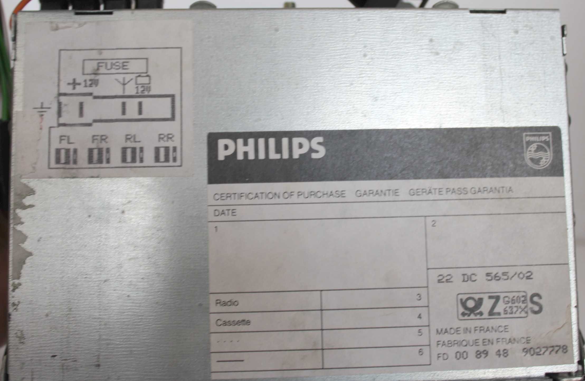 kolekcjonerskie radio PHILIPS 565 rarytas-zabytek  nigdy nie montowane