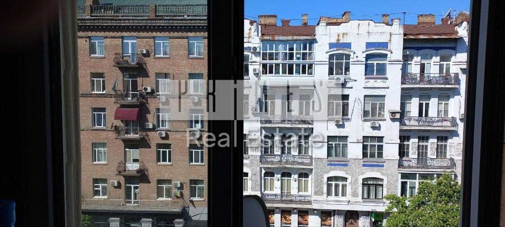 Продаж дворівневої квартири, центр, Антоновича, 19/21