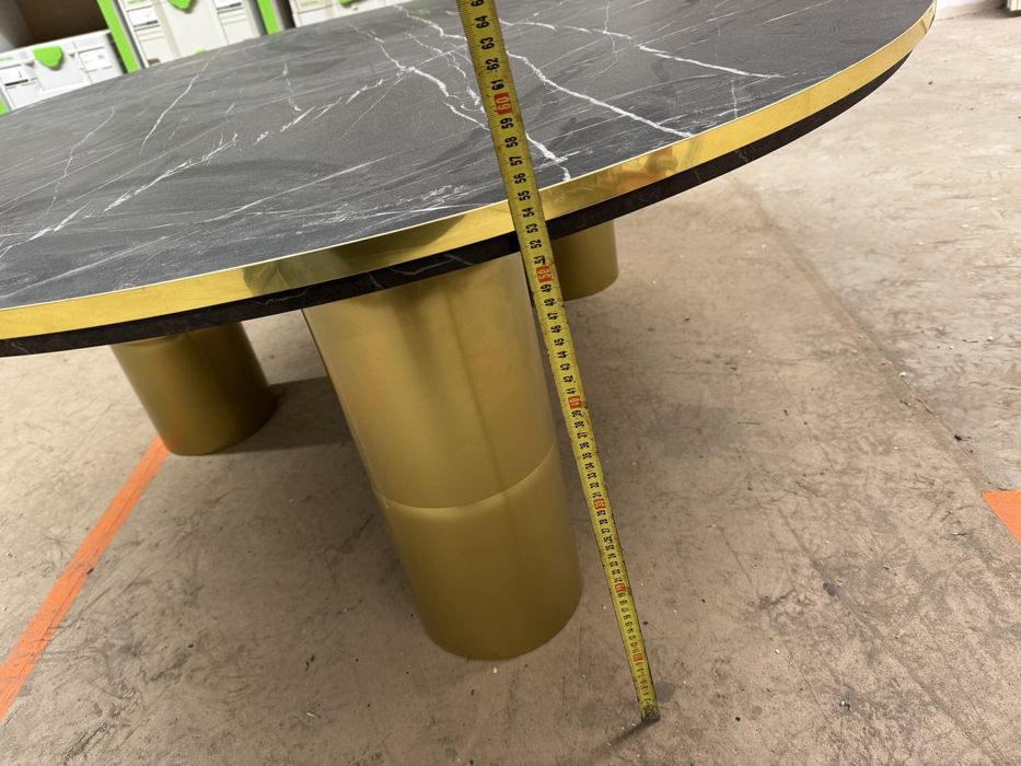 Stół złoty okrągły do salonu kawowy