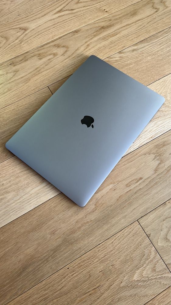 MacBook Pro 16 (2019), i9, 1TB, RAM 16GB