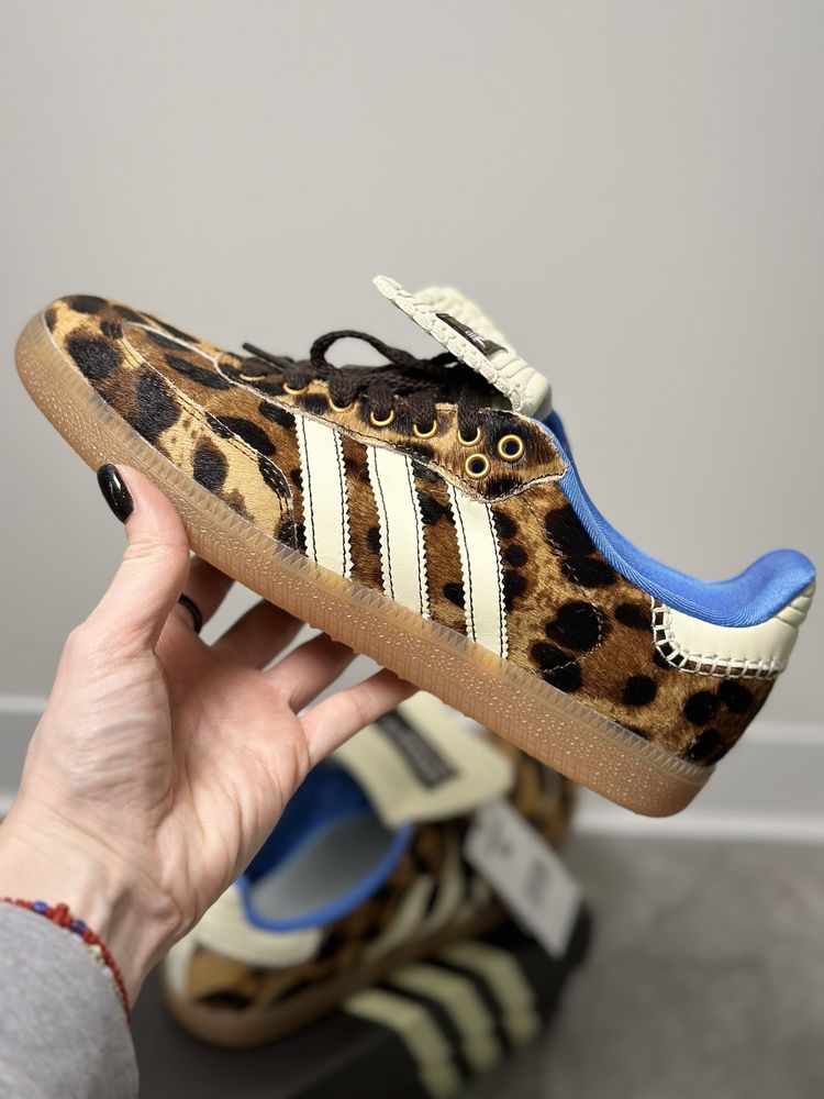 В наявності adidas samba Wales Bonner pony