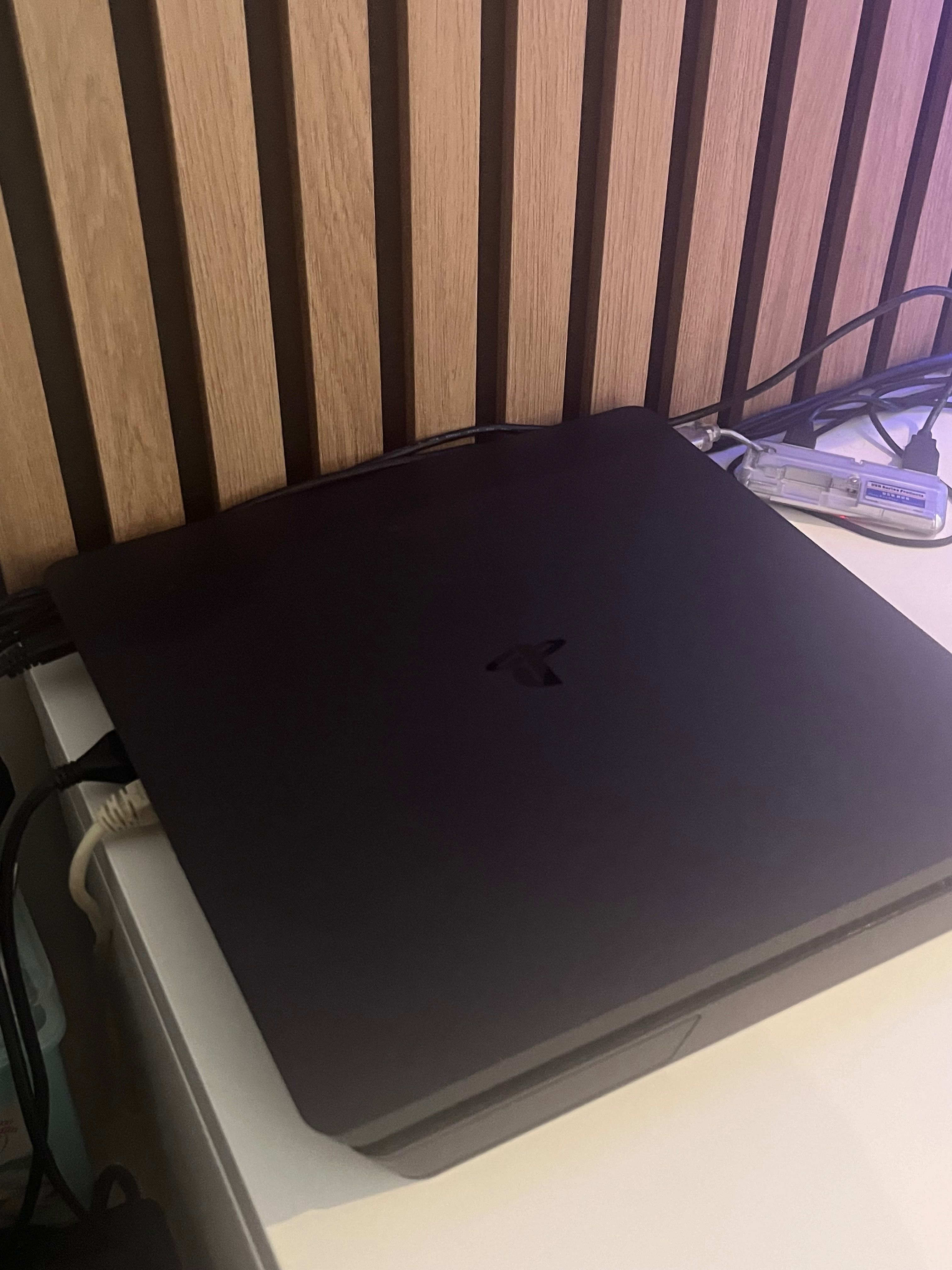 Consola PS4  500