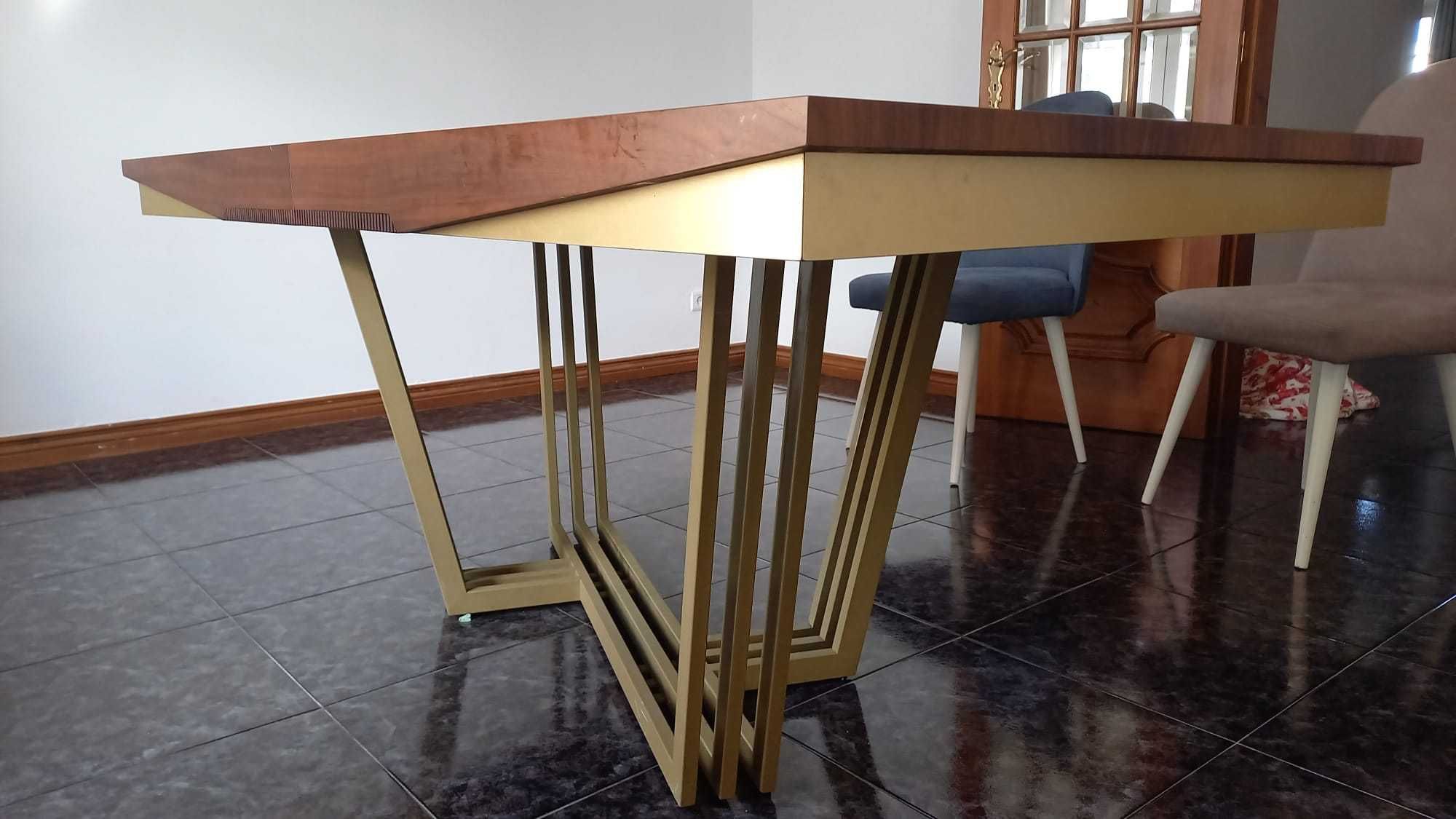 Mesa de jantar extensível