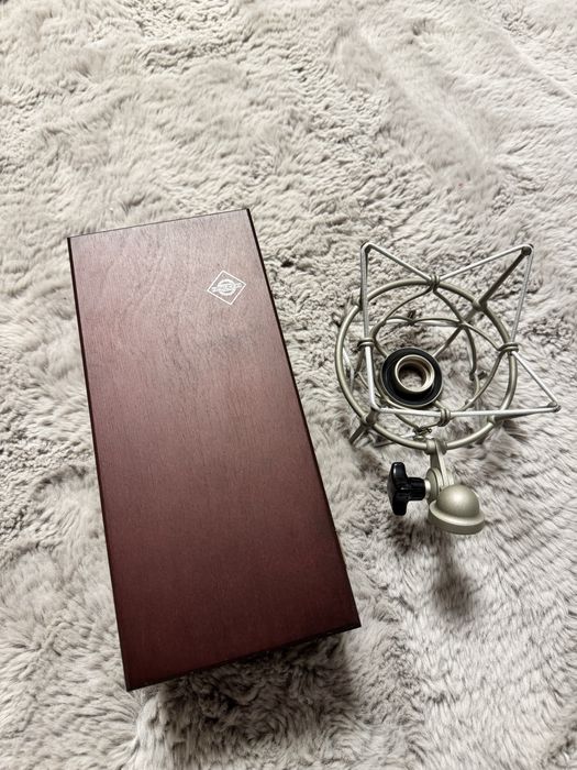 Мікрофон Нойман U 87 Neumann