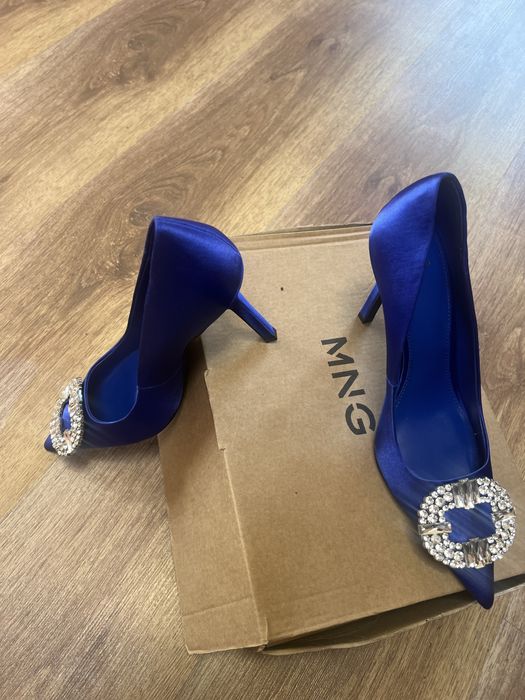 Нарядні  туфлі синього кольору