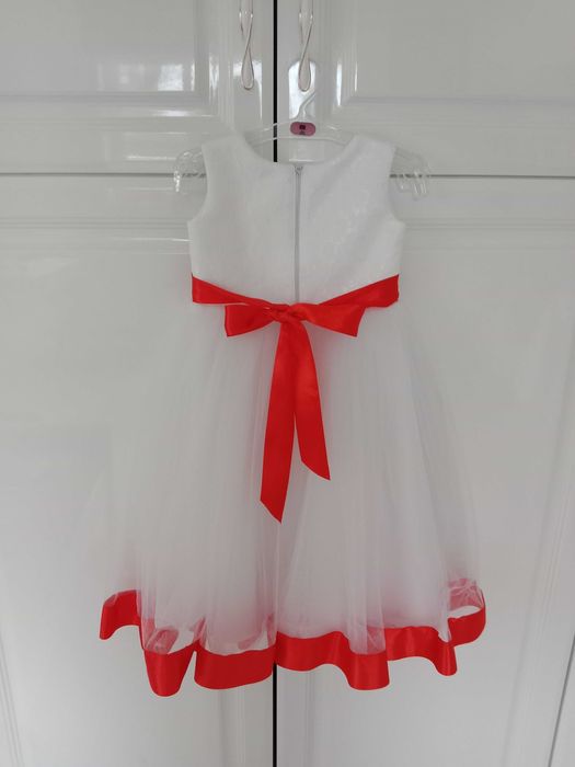 Для дівчинки плаття 2-3роки