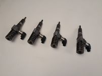 Насос форсунка 2.0TDI VW Touran  2003-2010p 03G130073T