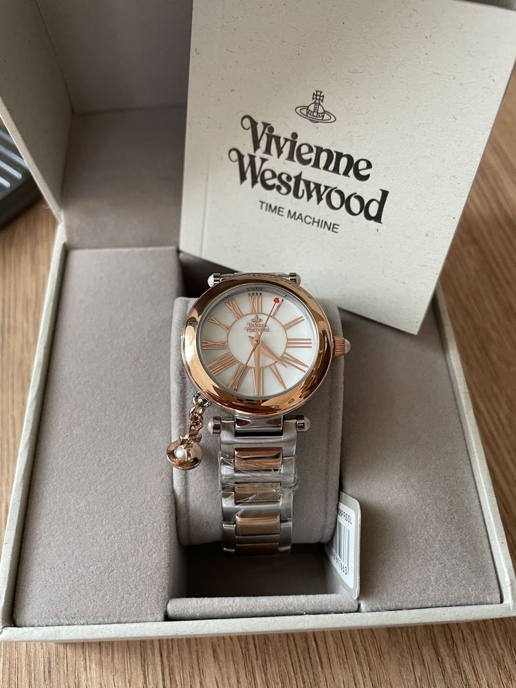 Новий годинник Vivienne Westwood