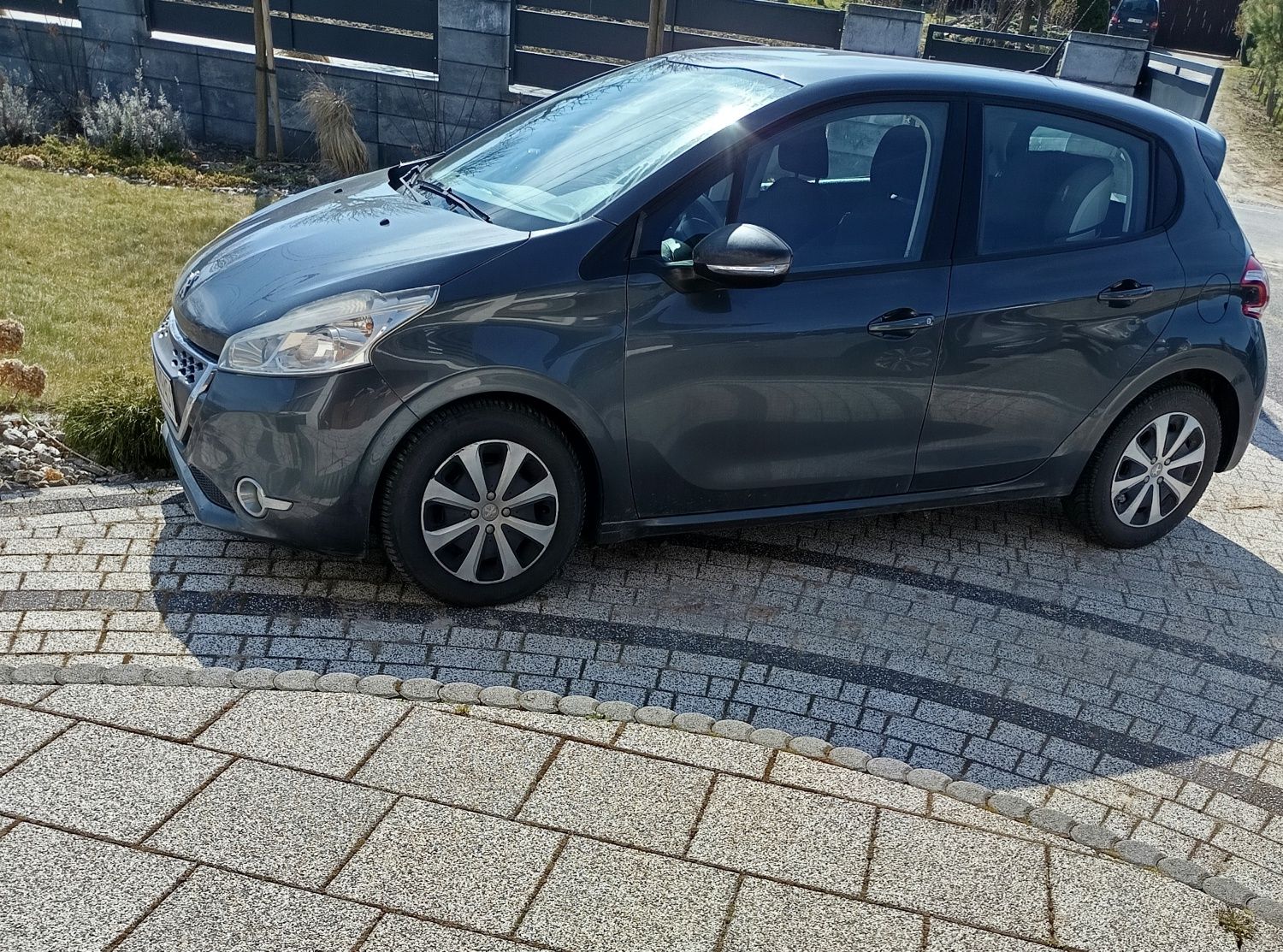 Peugeot  208 automat