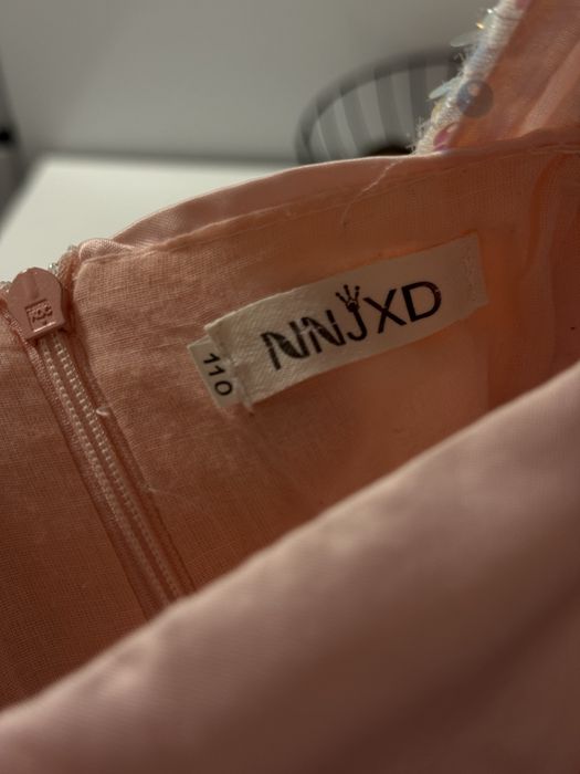 Святкова пишна сукня 110р