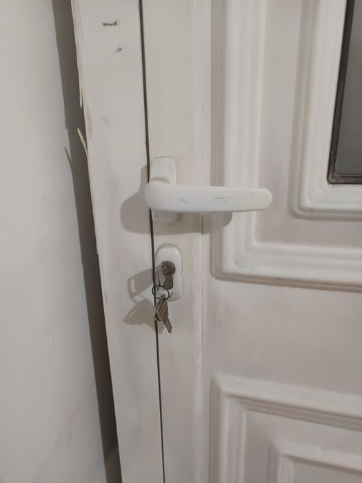 Portas de alumínio com canhões novos