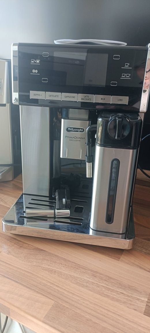 Ekspres do kawy DeLonghi primadonna