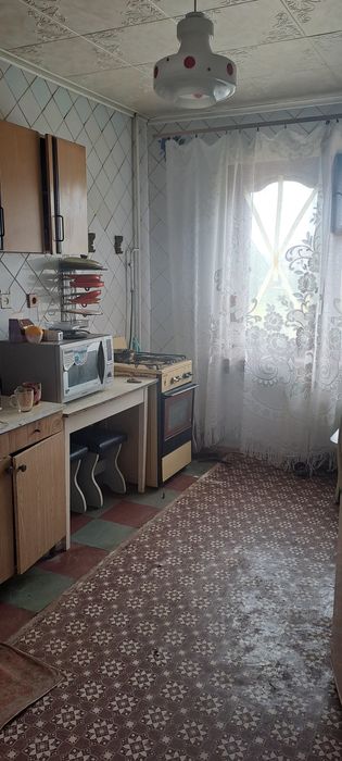 Продам 4 комн квартиру Лазурный