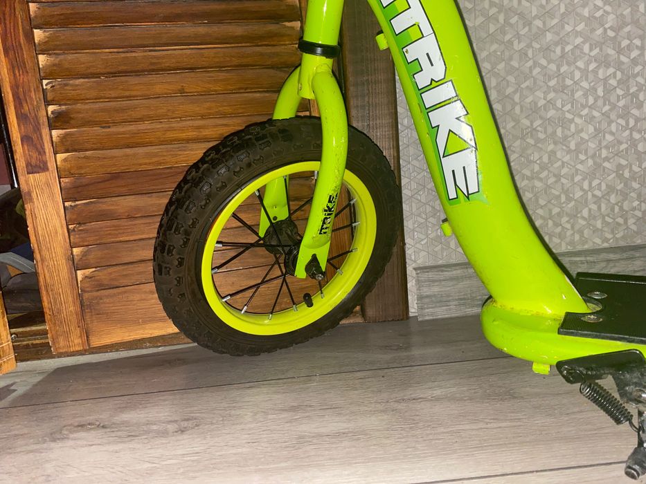 ПРОДАМ самокат на шинах