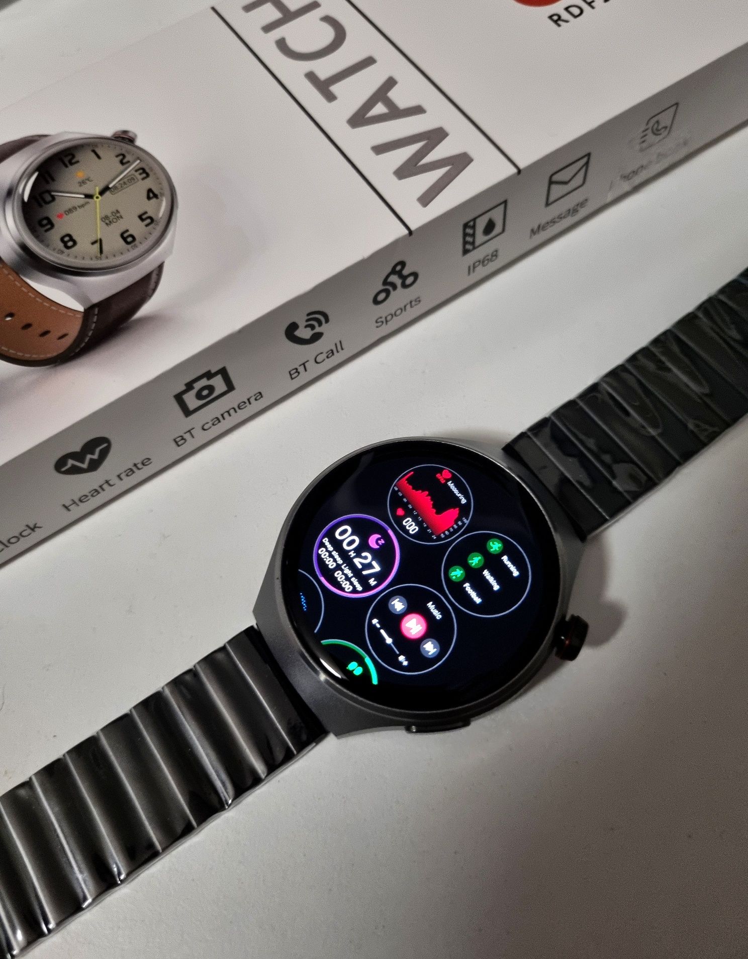 Czarny smartwatch okrągły