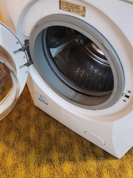 Продам стиралку Горение збакомом
