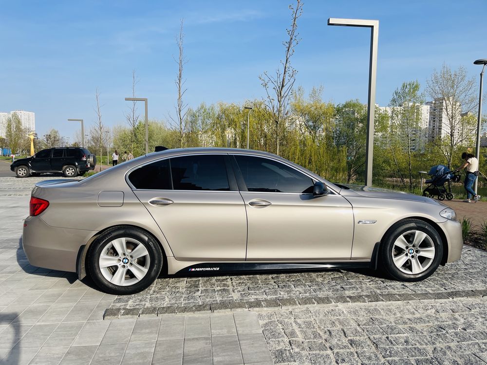 BMW 528I ОФІЦІйНИЙ автомобіль