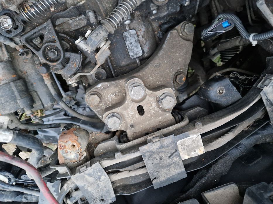 Skrzynia biegów VW Passat B6 HDV 6 biegów komplet sprzęgło 2006r.