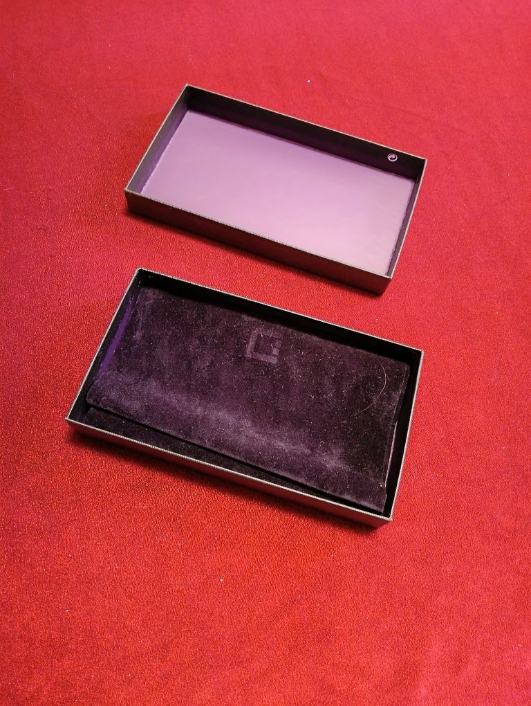 Коробка S.T. Dupont.