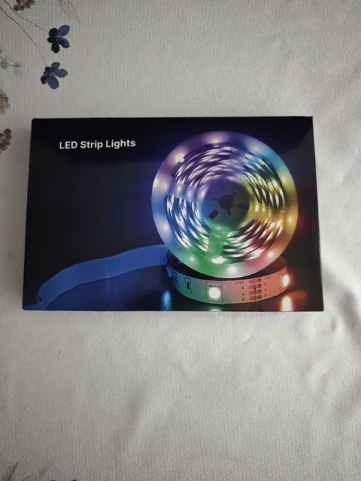 Taśma LED 10 M z aplikacją, pilotem i synchronizacjją muzyki
