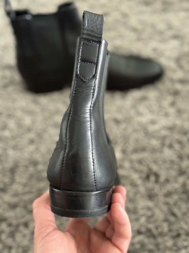 Hugo Boss 50424910 Челсі Cult Cheb  Розмір US 8 ідуть на 43 27.5