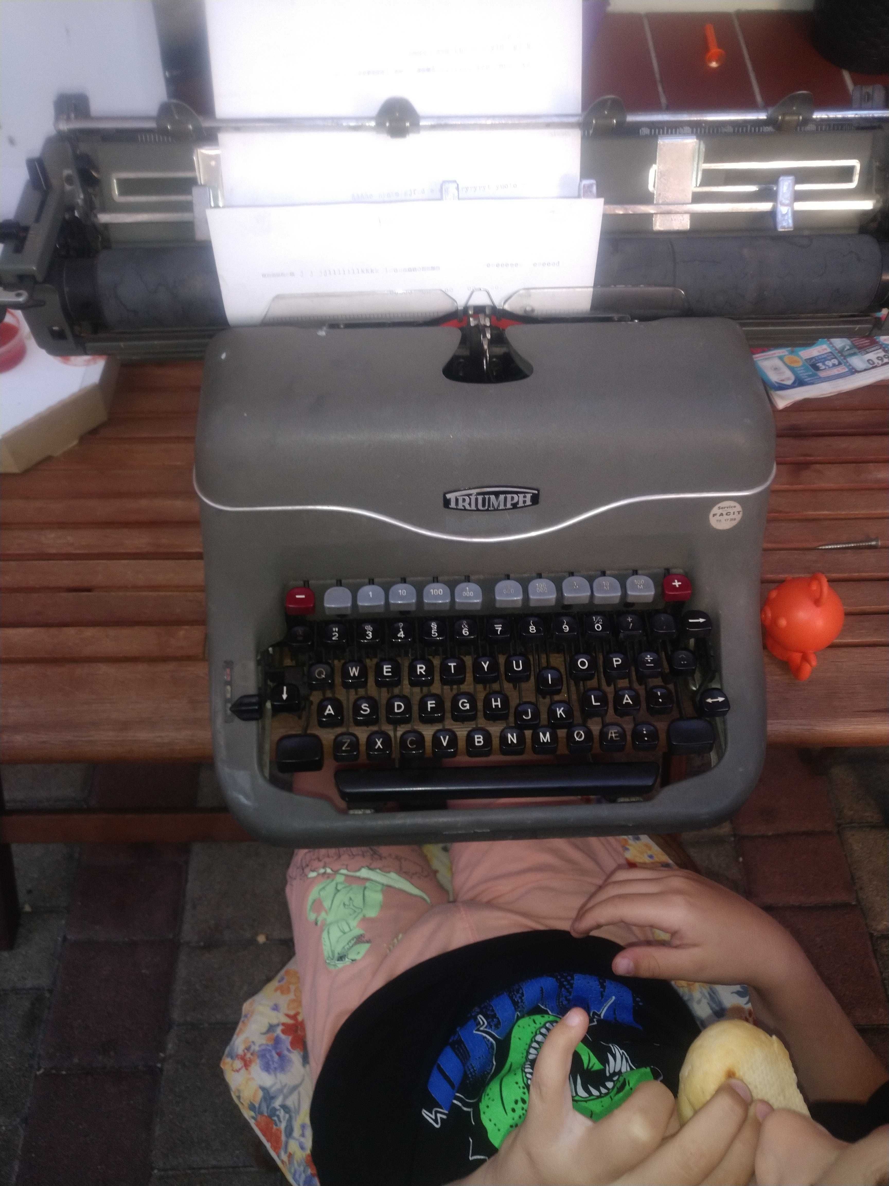 Maszyna do pisania Triumph