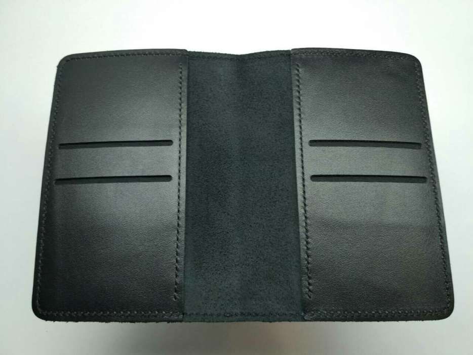 Шкіряна обкладинка на паспорт  Шкіра. Кожа