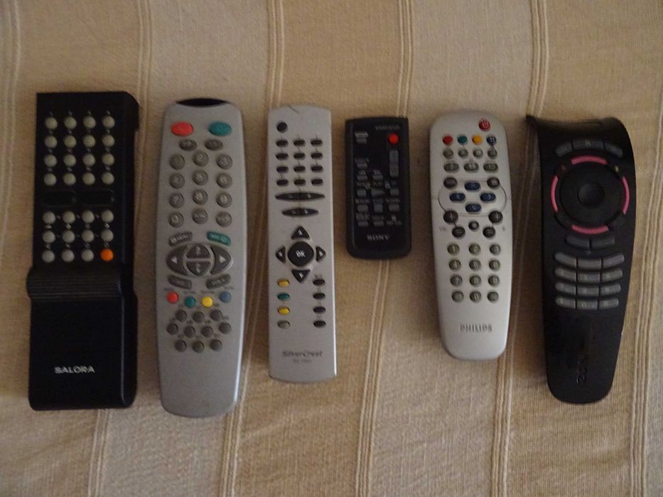 Comandos e Antenas TV Cabos Scart HDMI Pens