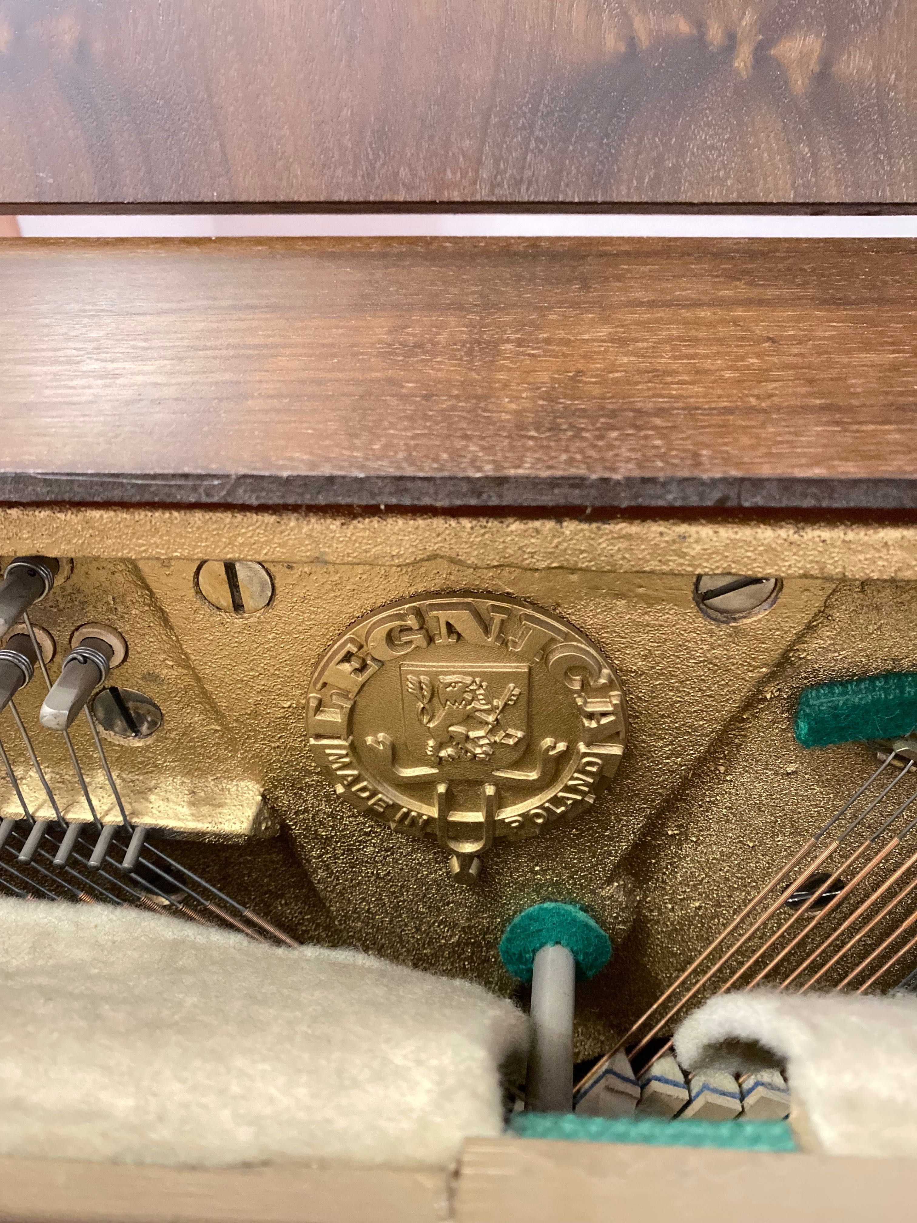 1987 Pianino ,,Legnica” Model: 100A