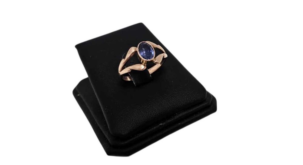 Złoty pierścionek pr.585 rozmiar : 24 3,95 gram