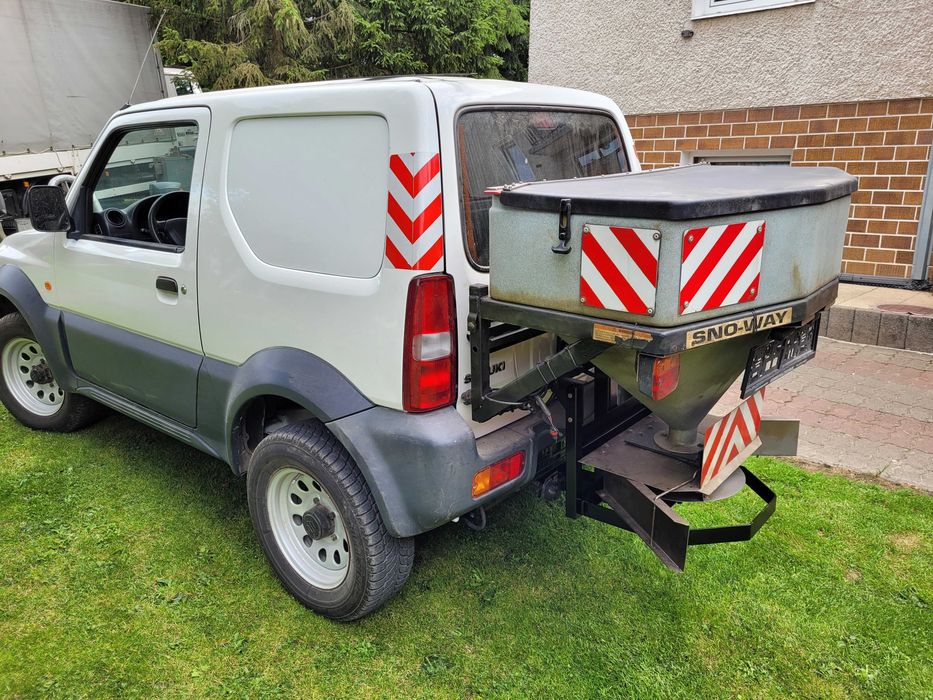 Suzuki JIMNY 1.3 2007 do odśnieżania pług PFAU posypywarka Sno Way