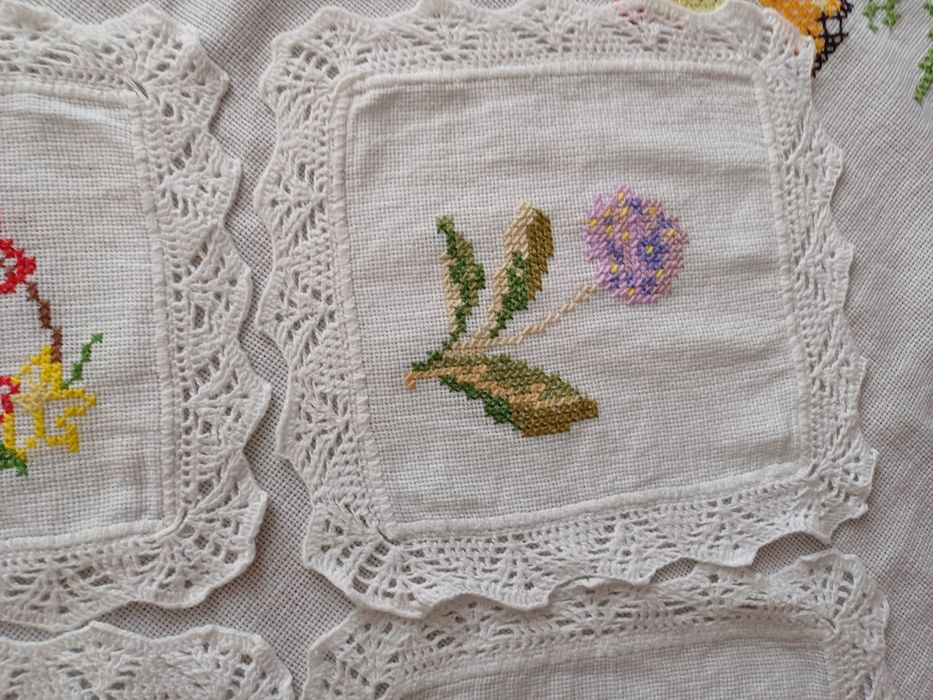 Obrus świąteczny,haft krzyżykowy