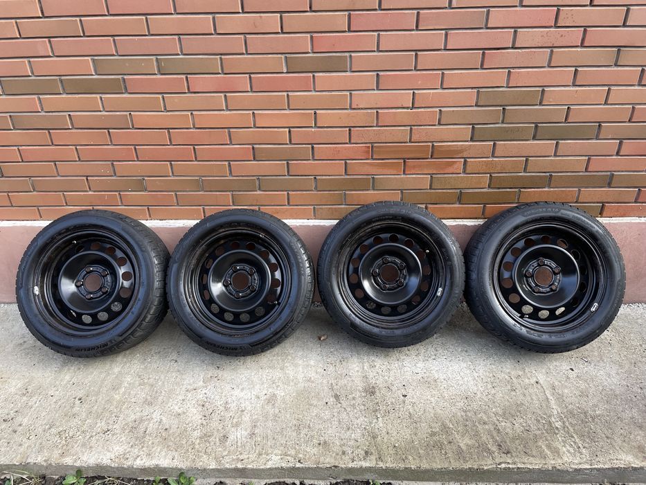 Комплект дисків із зимньою резиною 5x120 205/55R16